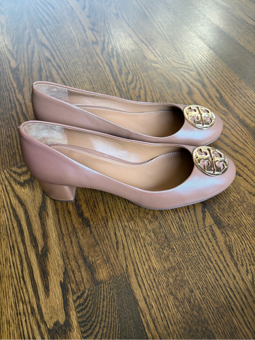Tory Burch Tan Leather Benton Pumps with Gold Logo